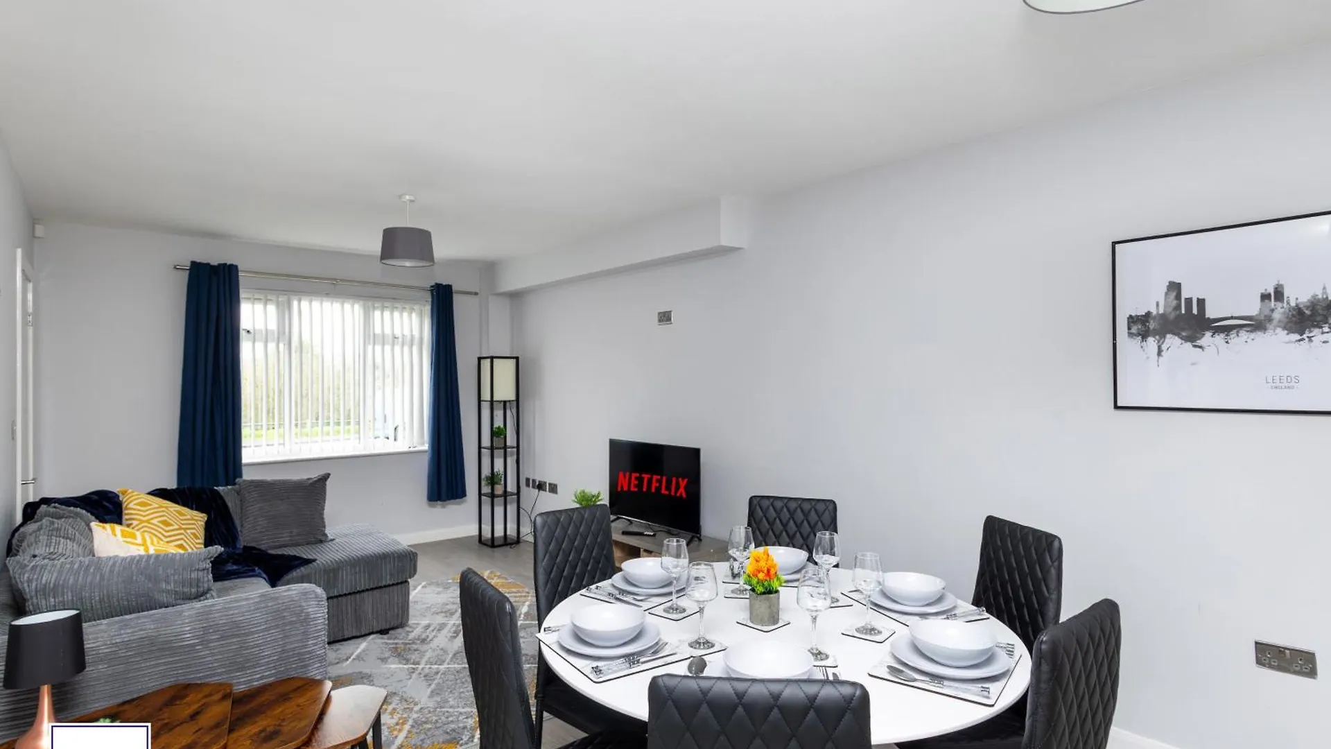 Alt-Stay Leeds Ring Rd - 2X Adjacent 3 Bed Homes - Parking & Fast Fibre Wi-Fi - Ideal For Large Groups, Contractors & Long Stays 0*, Leeds (West Yorkshire)
