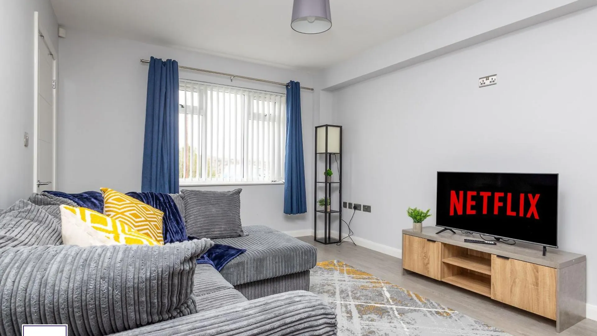 Alt-Stay Leeds Ring Rd - 2X Adjacent 3 Bed Homes - Parking & Fast Fibre Wi-Fi - Ideal For Large Groups, Contractors & Long Stays 0*, Leeds (West Yorkshire) Reino Unido