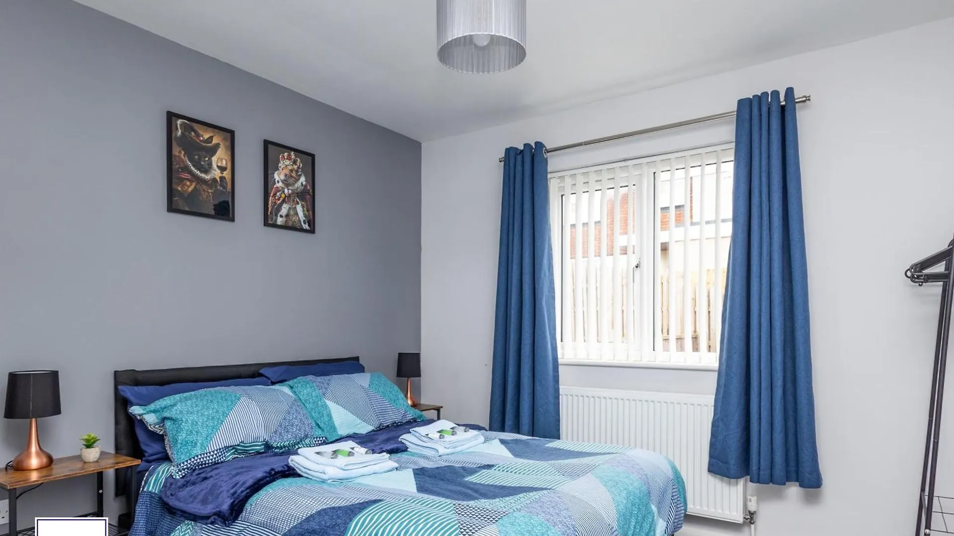 Alt-Stay Leeds Ring Rd - 2X Adjacent 3 Bed Homes - Parking & Fast Fibre Wi-Fi - Ideal For Large Groups, Contractors & Long Stays Apartamento Leeds (West Yorkshire)