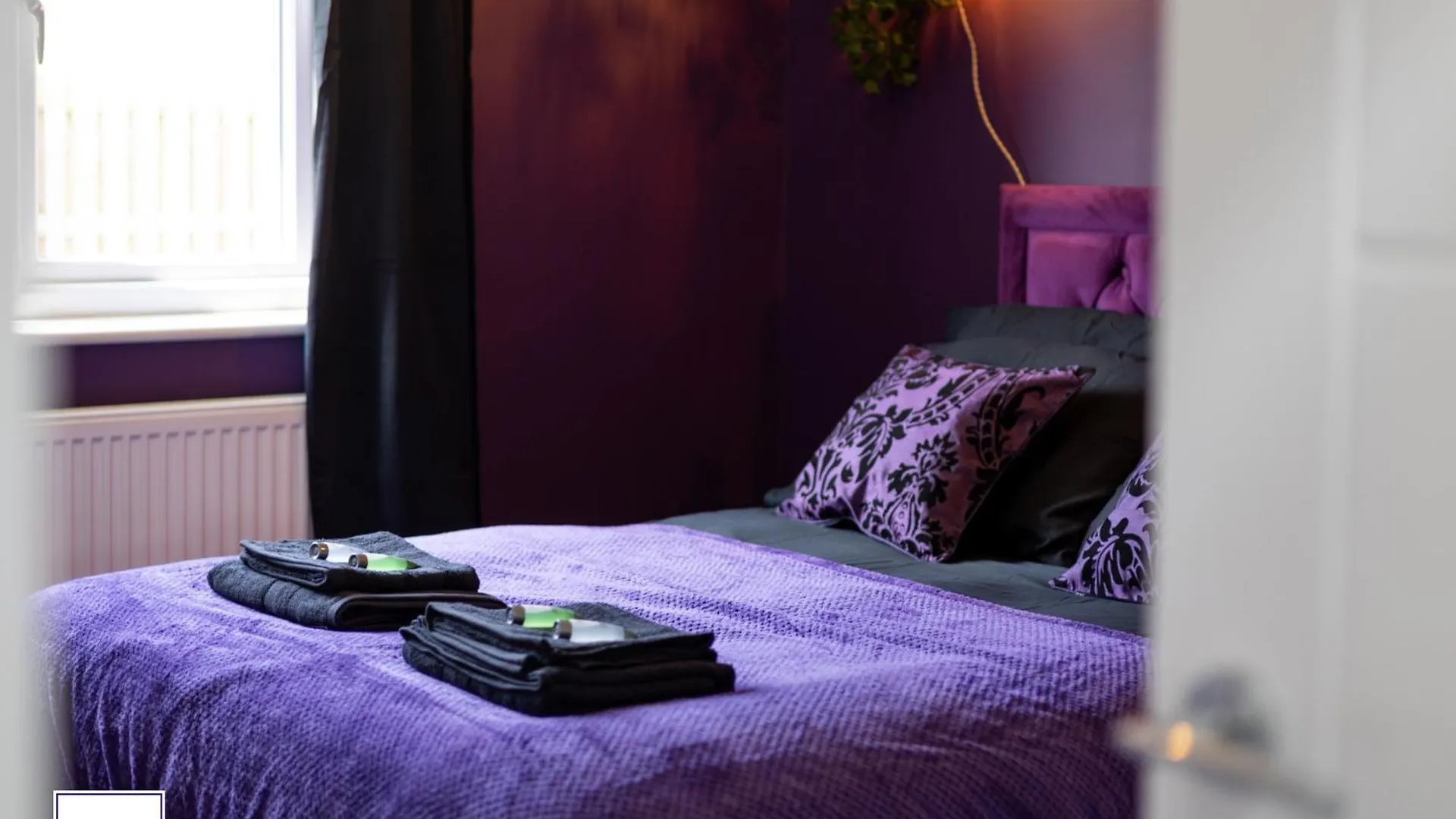 Apartamento Alt-Stay Leeds Ring Rd - 2X Adjacent 3 Bed Homes - Parking & Fast Fibre Wi-Fi - Ideal For Large Groups, Contractors & Long Stays Reino Unido