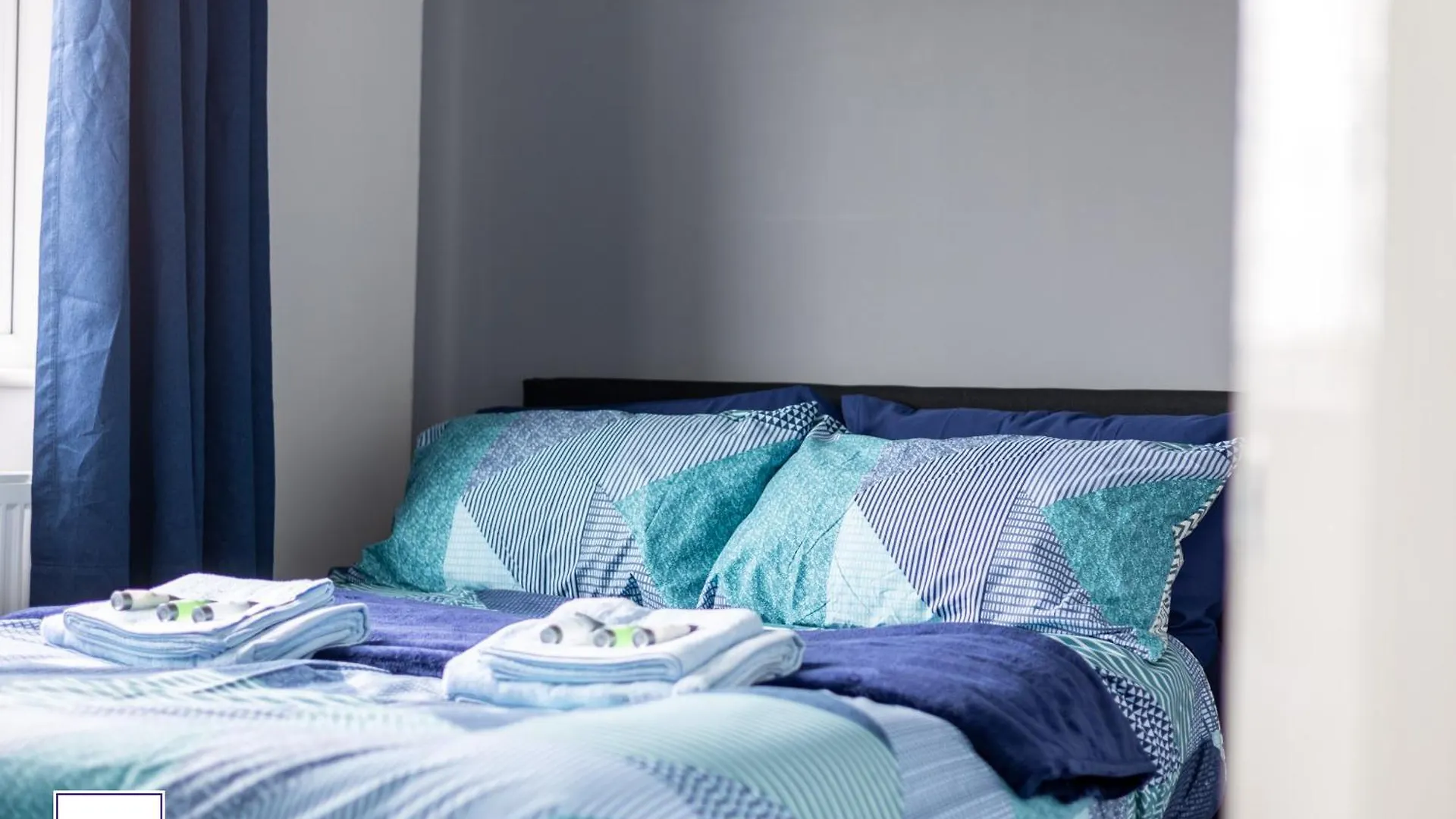 Apartamento Alt-Stay Leeds Ring Rd - 2X Adjacent 3 Bed Homes - Parking & Fast Fibre Wi-Fi - Ideal For Large Groups, Contractors & Long Stays