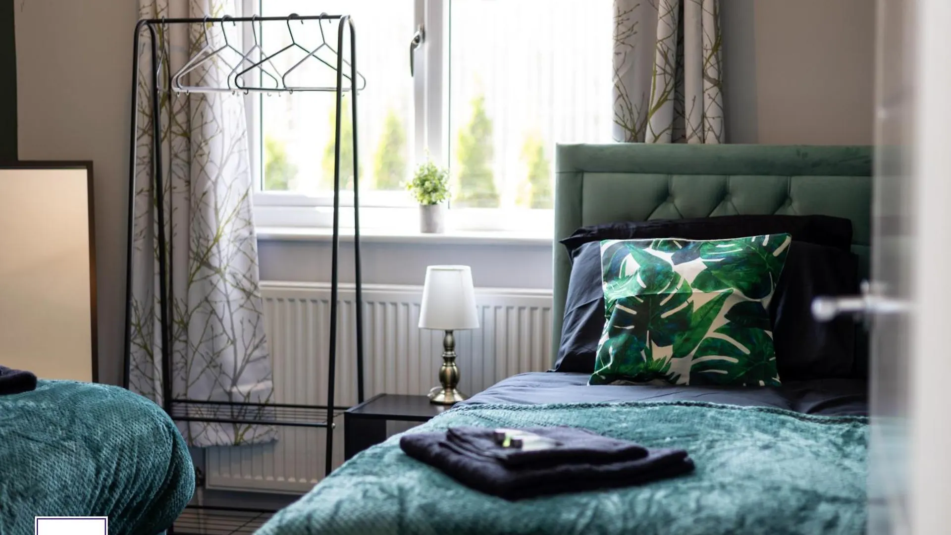 Apartamento Alt-Stay Leeds Ring Rd - 2X Adjacent 3 Bed Homes - Parking & Fast Fibre Wi-Fi - Ideal For Large Groups, Contractors & Long Stays